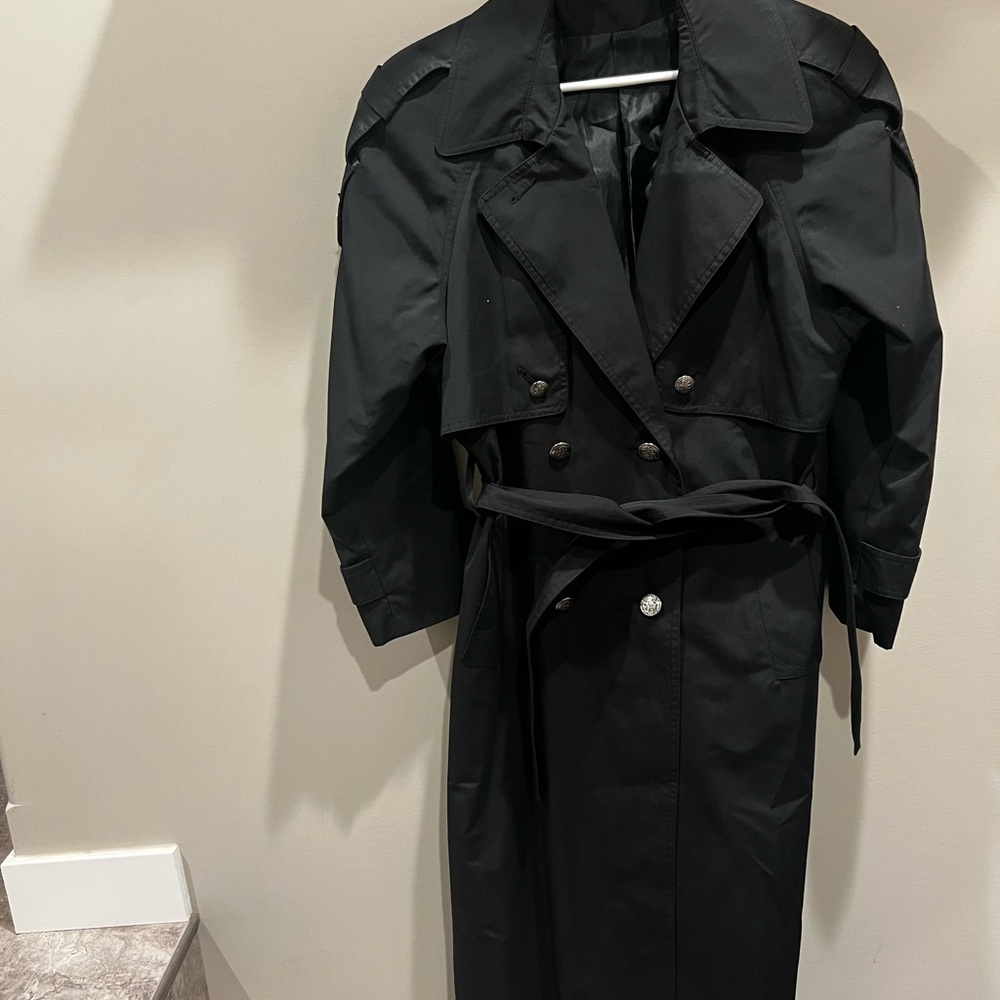 Black Blazer with Wide Lapel Collar and Relaxed Fit